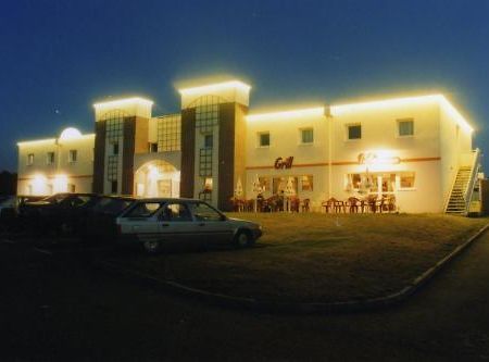 Hotel Le Chavanon Merlines Exterior photo