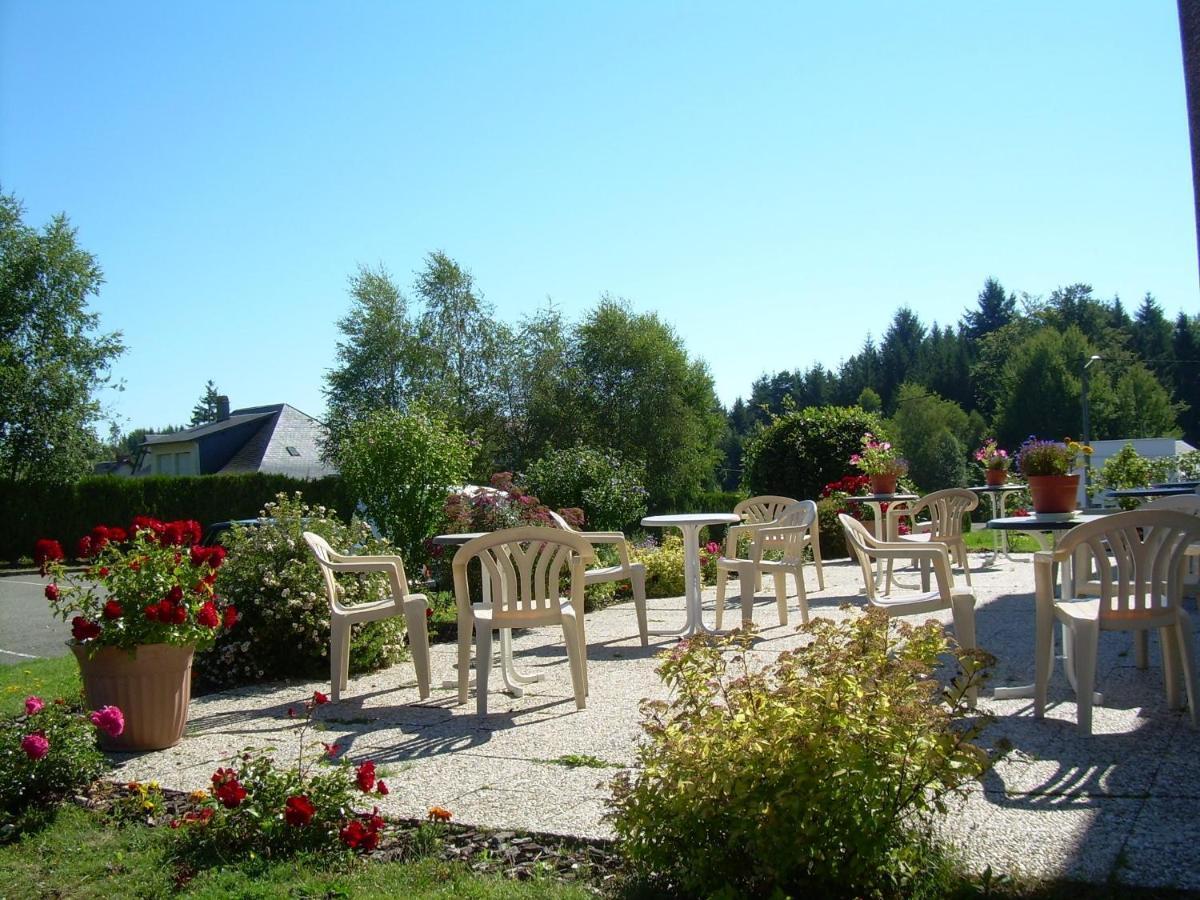 Hotel Le Chavanon Merlines Exterior photo